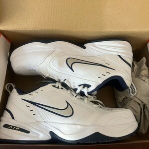 Nike Air Monarch Men's IV Training Athletic Shoes Size 10.5